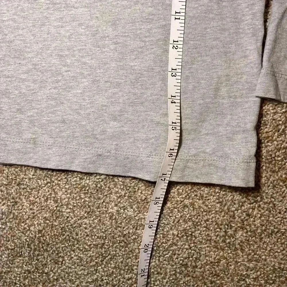 Hanna Andersson Gray Kids Shirt “Tiger Tree” with Car and Christmas Tree. 6-7